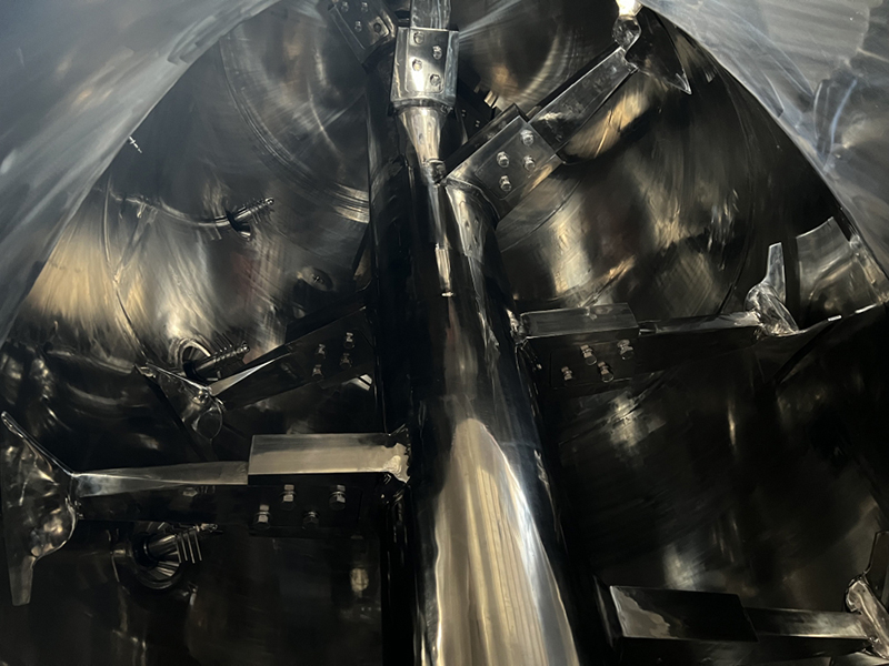 نجاح Shuanglong في تسليم أول خلاط أفقي عالي نوع محراث (مفاعل) بسعة 20 م³ لمصنع صابون الكالسيوم